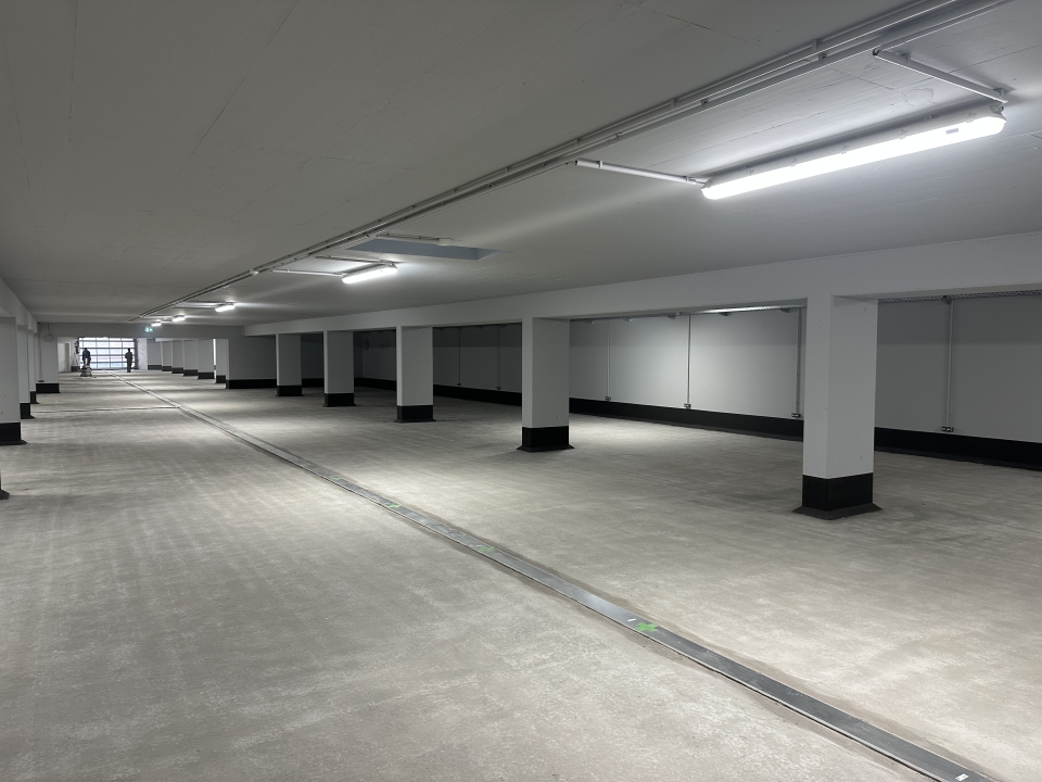 Die geräumige Tiefgarage für die Ferienwohnungen an der Duhner Spitze
